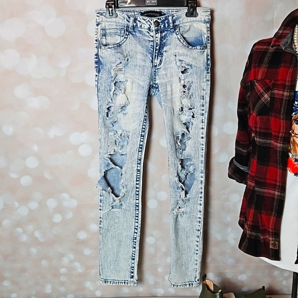 Twenty One Black | Destroyed Curvy Midrise Skinny Jeans - Picture 1 of 10